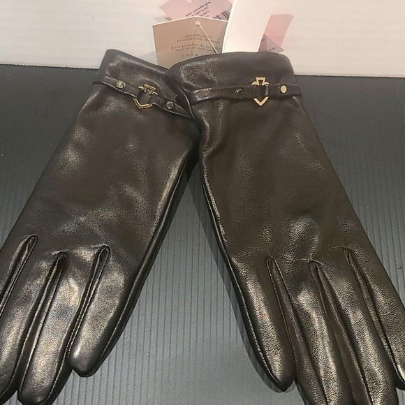 kate spade Accessories Kate Spade Cut Out Spade Leather Gloves Poshmark